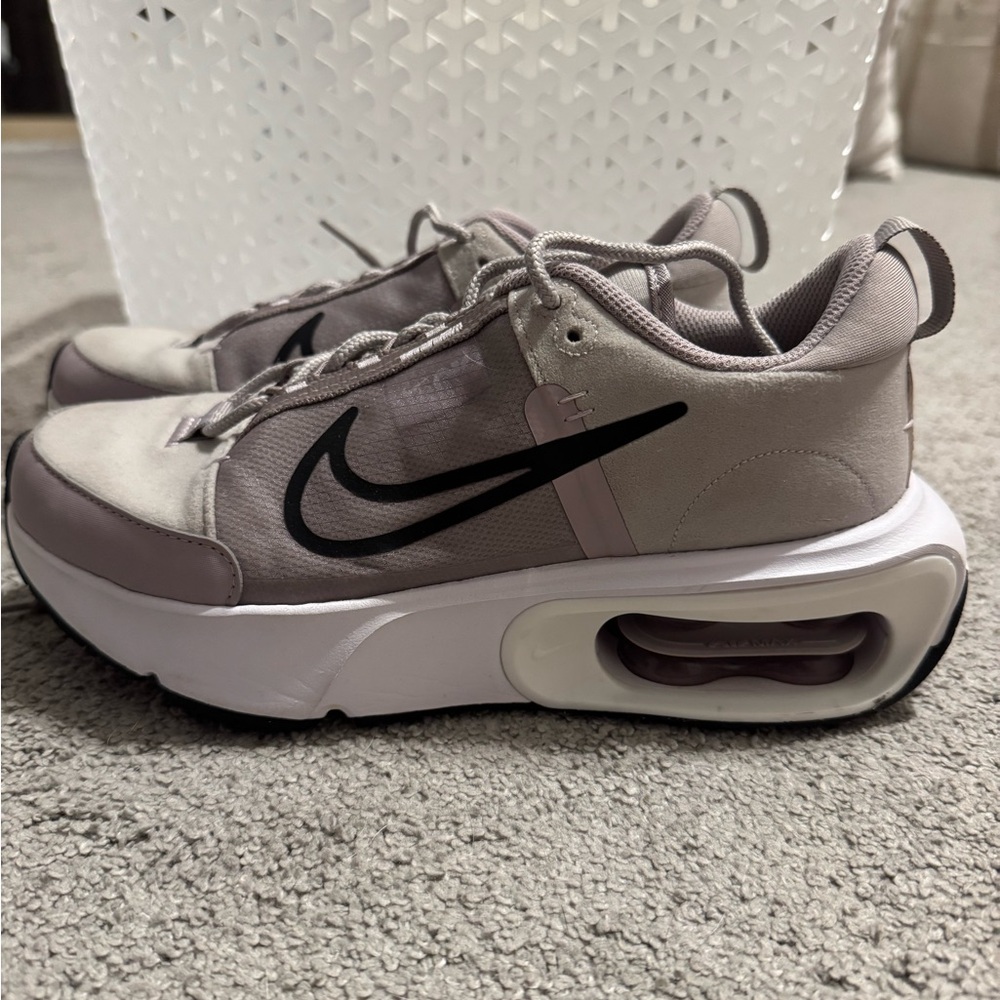 Purple Nike Tennis Shoes